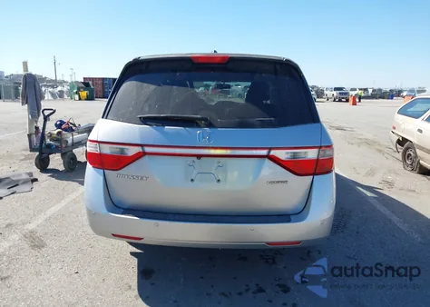 2013 Honda Odyssey Touring/Touring Elite from USA, damaged, VIN 5FNRL5H97DB035138